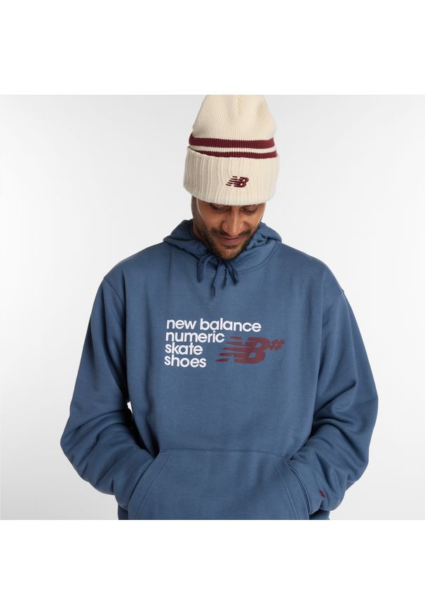 Bluza męska New Balance Numeric MT51954VTI – niebieska. Typ kołnierza: kaptur. Kolor: niebieski. Materiał: materiał, poliester, bawełna. Wzór: aplikacja, napisy