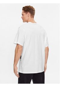 Calvin Klein Jeans T-Shirt J30J324022 Biały Regular Fit. Kolor: biały. Materiał: bawełna