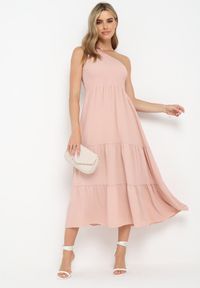 Born2be - Różowa Maxi Sukienka Asymetryczna o Rozkloszowanym Kroju na Jedno Ramię Byrecl. Kolor: różowy. Typ sukienki: asymetryczne. Długość: maxi #4
