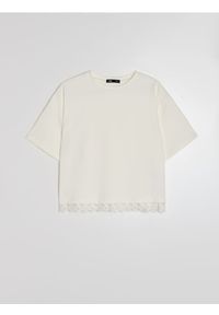 Sinsay - Bawełniana koszulka z ozdobną koronką - kremowy. Kolor: kremowy. Materiał: bawełna, koronka. Wzór: koronka #1