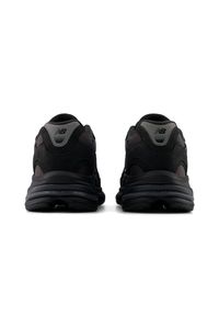 Buty unisex New Balance ABZORB U20109UZ – czarne. Kolor: czarny. Materiał: guma, zamsz. Szerokość cholewki: normalna. Sezon: lato. Sport: bieganie #2