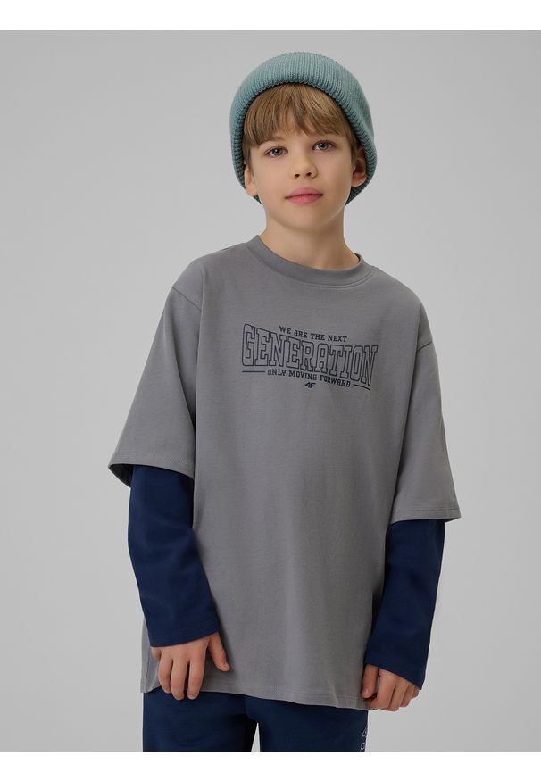 4f - 4F Longsleeve loose z nadrukiem chłopięcy - szary 158/164 (12-14 lat). Okazja: na co dzień. Kolor: szary. Materiał: bawełna, materiał. Długość rękawa: długi rękaw. Wzór: nadruk. Sezon: lato. Styl: casual