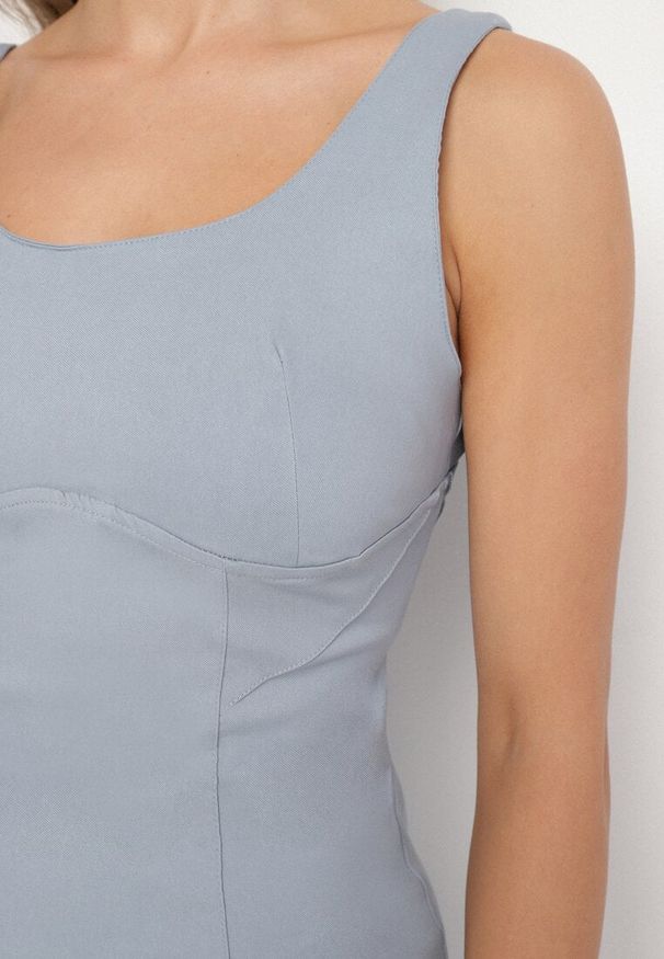 Born2be - Jasnoniebieska Sukienka na Ramiączkach z Wiskozą o Ołówkowym Kroju z Rozcięciem Tirbia. Okazja: na co dzień. Kolor: niebieski. Materiał: wiskoza. Długość rękawa: na ramiączkach. Typ sukienki: ołówkowe. Styl: klasyczny, casual, elegancki, sportowy