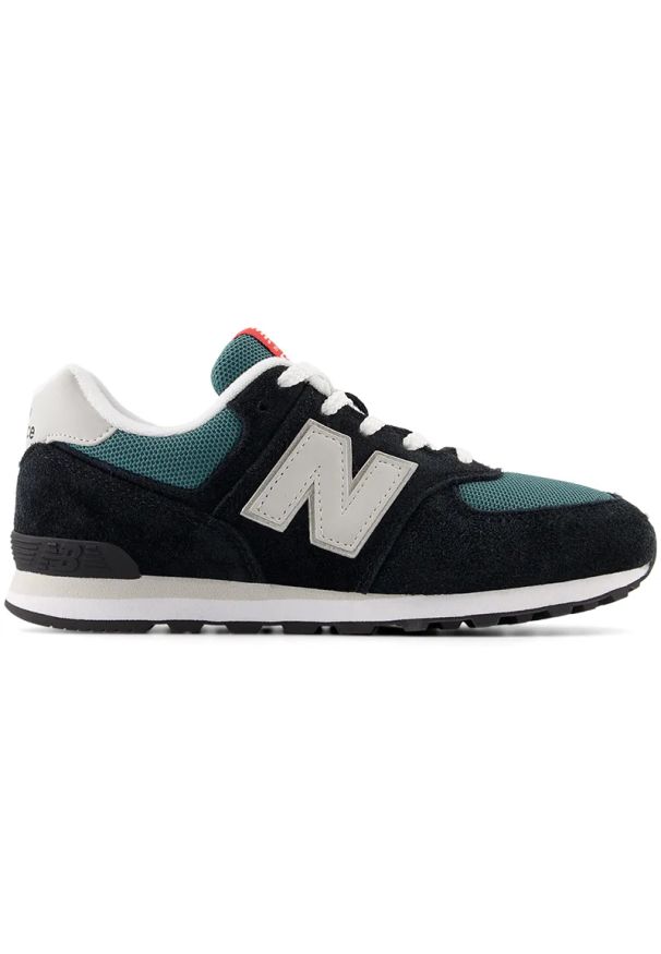 Buty dziecięce New Balance GC574MGH – czarne. Okazja: na uczelnię, na co dzień. Kolor: czarny. Materiał: syntetyk, skóra, materiał. Szerokość cholewki: normalna. Model: New Balance 574. Sport: turystyka piesza