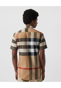 Burberry - BURBERRY - Koszula w kratę z krótkim rękawem. Kolor: brązowy. Materiał: materiał. Długość rękawa: krótki rękaw. Długość: krótkie. Styl: elegancki #5