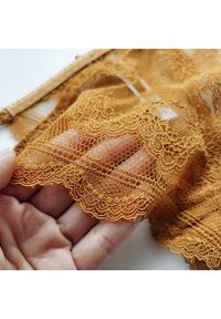 Intica - Koronkowe figi z paskami na biodrach na specjalne okazje Leonella. Kolor: biały. Materiał: koronka. Wzór: koronka #6