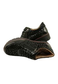 Skórzane sneakersy Filippo DP4912/23 BK czarne. Okazja: na co dzień. Kolor: czarny. Materiał: skóra. Obcas: na koturnie. Wysokość obcasa: średni #5