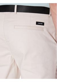 Calvin Klein Chinosy Modern Twill K10K110979 Beżowy Slim Fit. Kolor: beżowy. Materiał: bawełna #4
