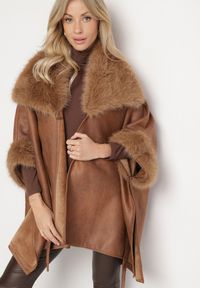 Born2be - Brązowy Płaszcz z Wiązaniem w Pasie i Futerkiem Ozdobiony Wycięciami po Bookach Sartellia. Kolor: brązowy. Materiał: futro. Długość rękawa: długi rękaw. Długość: długie. Wzór: aplikacja. Styl: wizytowy, klasyczny, elegancki #6