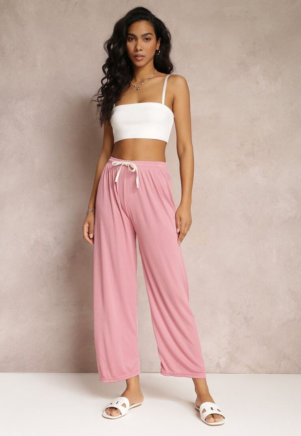 Renee - Różowe Szerokie Spodnie z Marszczoną Gumką i Sznurkiem Feliti. Okazja: na co dzień. Kolor: różowy. Styl: casual