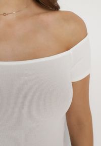 Born2be - Biały T-shirt o Krótkim Fasonie z Hiszpańskim Dekoltem z Bawełny Irmalema. Kolor: biały. Materiał: bawełna. Długość: krótkie. Sezon: lato #2