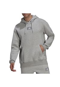 Adidas - Bluza adidas Essentials Feelvivid Cotton Fleece Drop Shoulder Hoodie HK2830 - szara. Kolor: szary. Materiał: bawełna, poliester. Wzór: aplikacja. Styl: klasyczny, sportowy