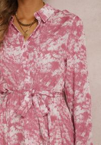 Renee - Ciemnoróżowa Sukienka Silelphise. Kolor: różowy. Materiał: materiał. Długość rękawa: długi rękaw. Typ sukienki: koszulowe. Długość: maxi #5