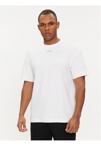 Calvin Klein T-Shirt Nano Logo K10K112487 Biały Regular Fit. Kolor: biały. Materiał: bawełna