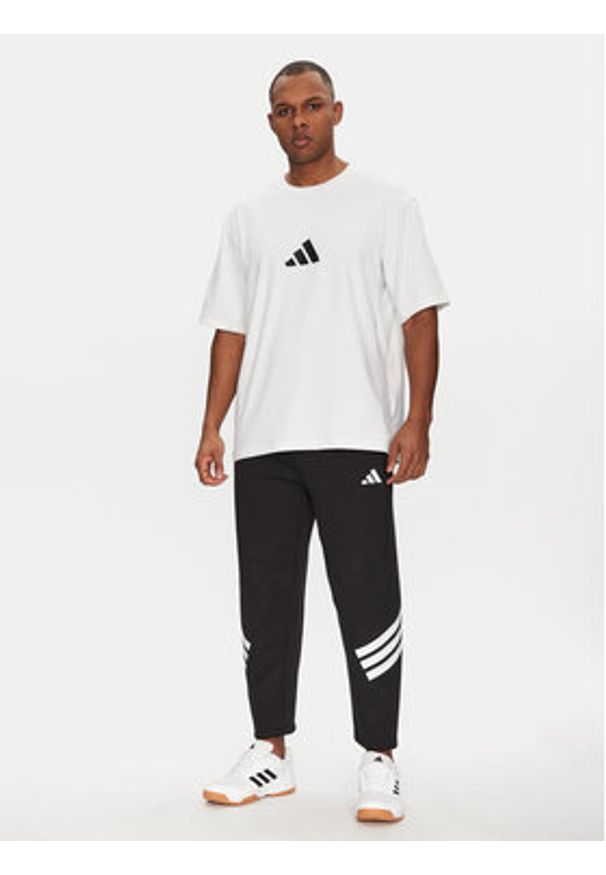 Adidas - adidas T-Shirt Z.N.E. JC5482 Biały Loose Fit. Kolor: biały. Materiał: syntetyk