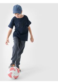 4f - 4F T-shirt z nadrukiem chłopięcy - granatowy 140 (9-10 lat). Okazja: na co dzień. Kolor: niebieski. Materiał: bawełna, dzianina, jersey. Wzór: nadruk. Sezon: lato. Styl: klasyczny, casual, sportowy #2