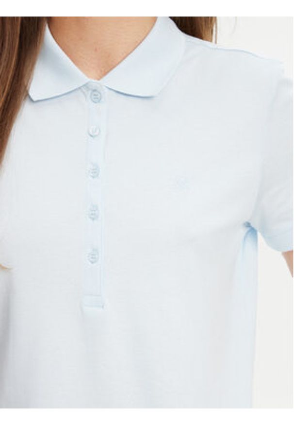 United Colors of Benetton - United Colors Of Benetton Polo 3TQJD300W Błękitny Slim Fit. Typ kołnierza: polo. Kolor: niebieski. Materiał: bawełna