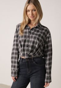 Born2be - Czarna Krótka Bawełniana Koszula w Kratę z Marszczeniem Wenatia. Okazja: na co dzień. Kolor: czarny. Materiał: bawełna. Długość: krótkie. Styl: casual #7