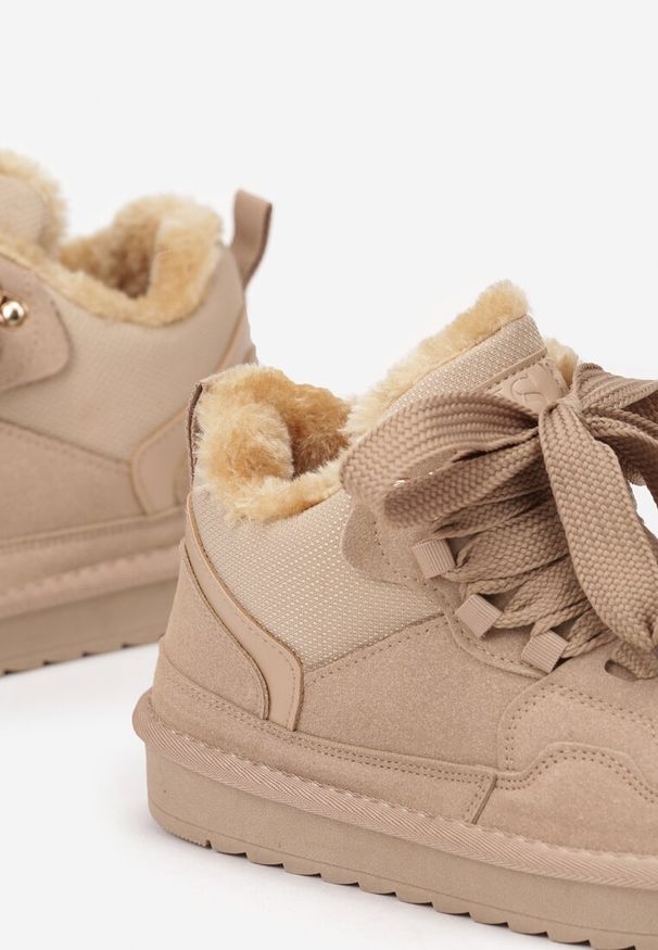 Born2be - Ciemnobeżowe Sneakersy Vices w Stylu Śniegowców Ocieplane z Szerokim Sznurowaniem Rennith. Okazja: na spacer. Kolor: beżowy. Materiał: wełna. Sezon: jesień. Obcas: na płaskiej podeszwie. Sport: turystyka piesza
