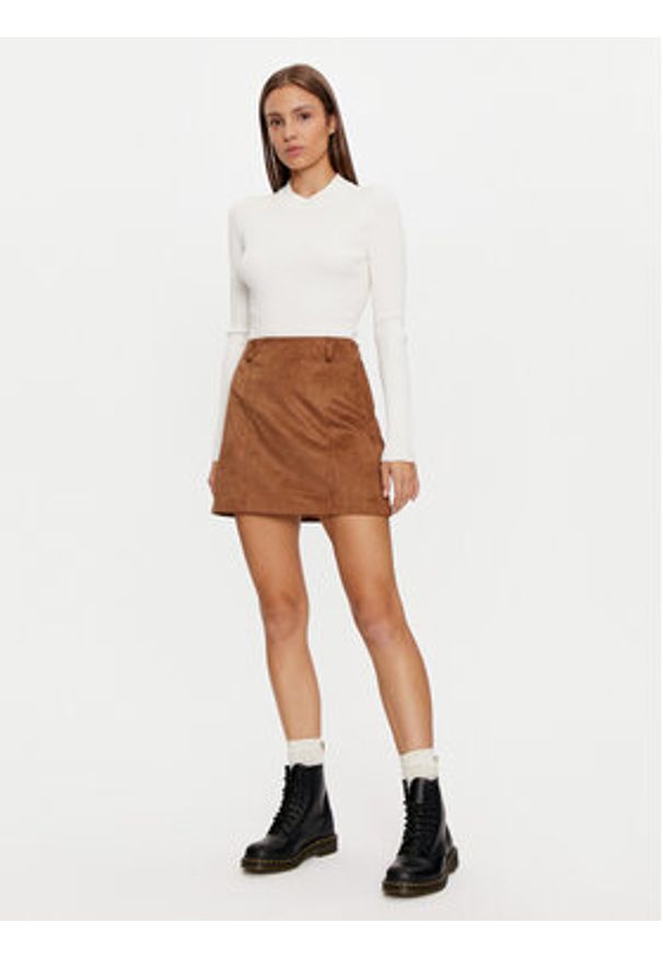 Gina Tricot Spódnica z imitacji skóry 24264 Brązowy Regular Fit. Kolor: brązowy. Materiał: skóra