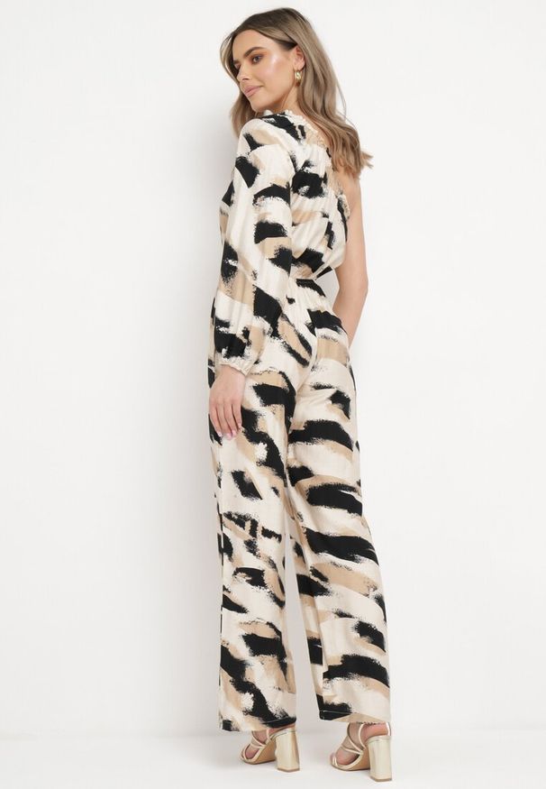 Born2be - Beżowo-Czarny Asymetryczny Kombinezon na Jedno Ramię z Szerokimi Nogawkami Eriana. Kolor: beżowy. Długość: długie. Wzór: geometria, aplikacja. Styl: elegancki