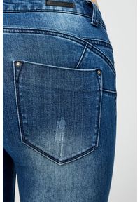 MOODO - Jeansy typu push up modelujące sylwetkę. Stan: podwyższony. Materiał: jeans. Wzór: gładki #5
