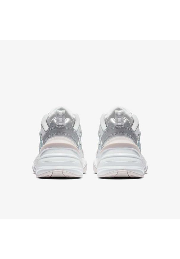 Białe sneakersy Nike