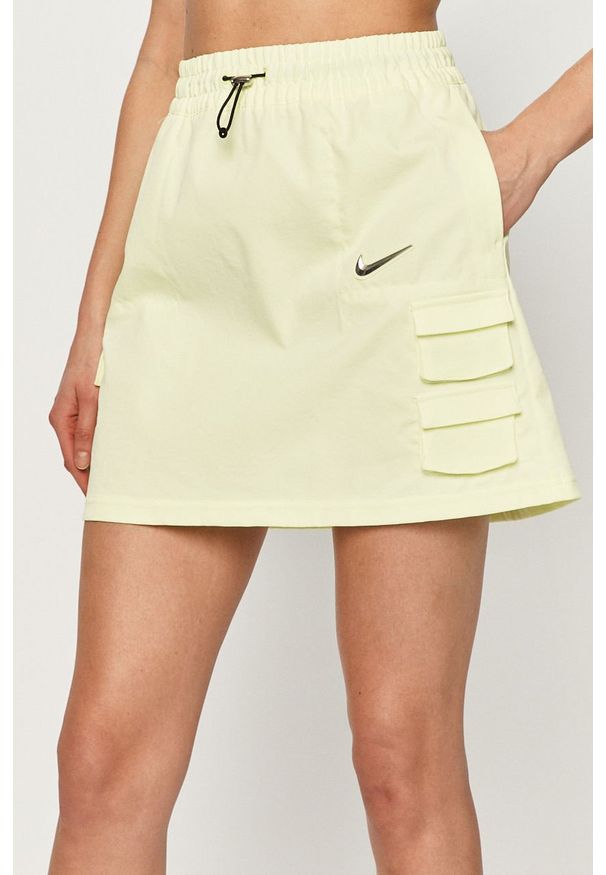 Nike Sportswear - Spódnica. Okazja: na co dzień. Kolor: zielony. Materiał: tkanina, materiał. Wzór: gładki. Styl: casual