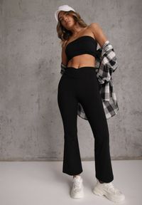 Renee - Czarne Kopertowe Legginsy Flare High Waist Azinore. Okazja: na co dzień. Stan: podwyższony. Kolor: czarny. Styl: casual #1