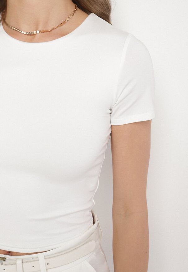 Born2be - Biały T-shirt Krótki z Wiskozą Eframera. Okazja: na co dzień. Kolor: biały. Materiał: wiskoza. Długość: krótkie. Styl: klasyczny, elegancki, casual