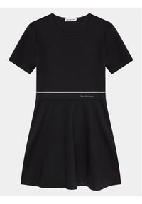 Calvin Klein Jeans Sukienka codzienna Logo Tape IG0IG02310 Czarny Regular Fit. Okazja: na co dzień. Kolor: czarny. Materiał: syntetyk. Typ sukienki: proste. Styl: casual #1