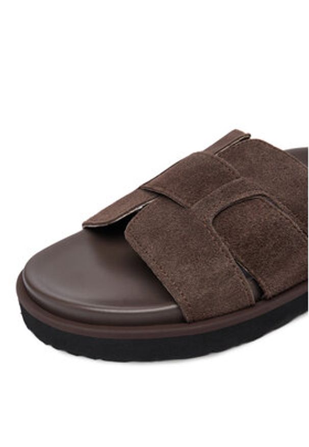 Gino Rossi - GINO ROSSI Klapki C-LB-P2170 Brązowy ciemny. Kolor: brązowy. Materiał: skóra, zamsz