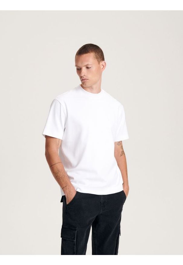Reserved - T-shirt oversize - biały. Kolor: biały. Materiał: bawełna