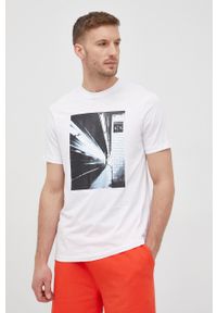 Armani Exchange t-shirt bawełniany kolor biały z nadrukiem. Kolor: biały. Materiał: bawełna. Wzór: nadruk