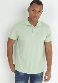 Born2be - Miętowa Koszulka Polo z Krótkim Rękawem Wakeish. Typ kołnierza: polo. Kolor: miętowy. Materiał: tkanina. Długość rękawa: krótki rękaw. Długość: krótkie