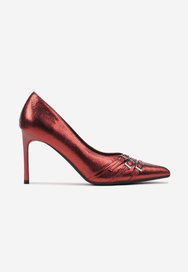 Born2be - Bordowe Eleganckie Szpilki ze Szpiczastym Noskiem i Ozdobnymi Klamerkami Raiyanna. Okazja: na co dzień, na imprezę. Nosek buta: szpiczasty. Kolor: czerwony. Materiał: jeans. Wzór: aplikacja. Obcas: na szpilce. Styl: elegancki