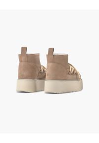 Inuikii - INUIKII CLASSIC LOW PLATFORM Śniegowce damskie. Okazja: na spacer, na co dzień, do pracy. Kolor: beżowy. Obcas: na platformie. Styl: casual #3