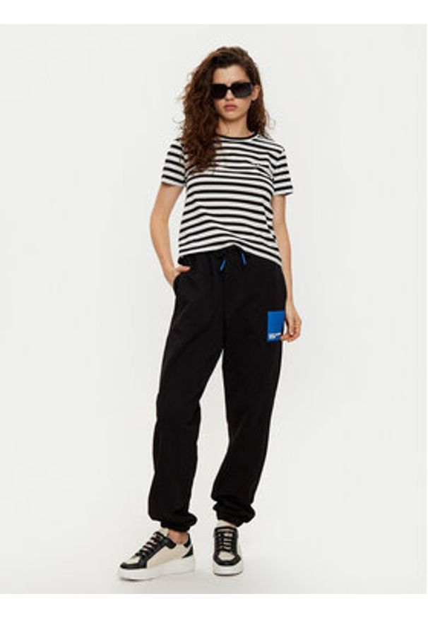 Karl Lagerfeld Jeans Spodnie dresowe A1W10004 Czarny Regular Fit. Kolor: czarny. Materiał: bawełna