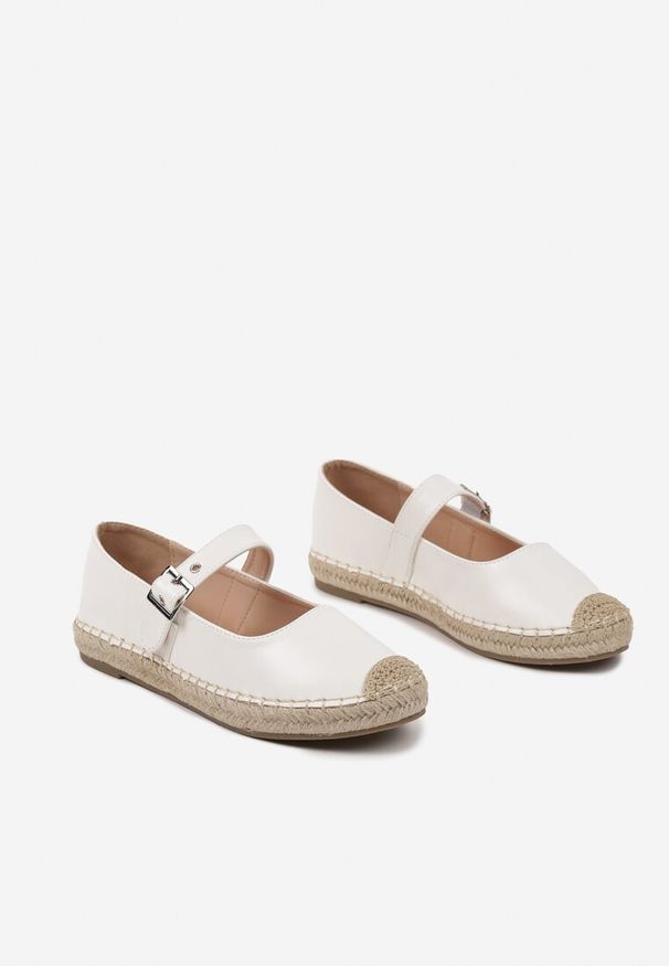 Renee - Białe Espadryle z Plecionką i Paskiem Galvesis. Okazja: na co dzień. Zapięcie: pasek. Kolor: biały. Materiał: jeans. Sezon: lato, wiosna. Styl: elegancki, casual
