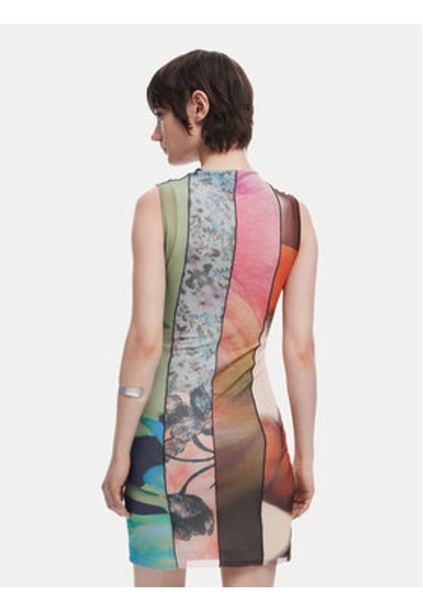 Desigual Sukienka codzienna St. Johns 25SWVK01 Kolorowy Slim Fit. Okazja: na co dzień. Materiał: syntetyk. Wzór: kolorowy. Typ sukienki: proste. Styl: casual