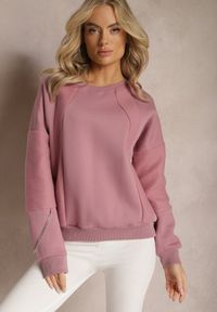 Renee - Ciemnoróżowa Bawełniana Bluza z Łańcuszkiem Eleutia. Kolor: różowy. Materiał: bawełna. Styl: klasyczny
