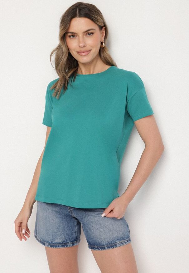Born2be - Zielony Klasyczny T-shirt Oversize z Bawełny Zivassa. Okazja: na co dzień. Kolor: zielony. Materiał: bawełna. Styl: klasyczny