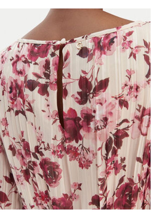 Guess Sukienka codzienna W6RK37 WJ712 Beżowy Regular Fit. Okazja: na co dzień. Kolor: beżowy. Materiał: syntetyk. Typ sukienki: proste. Styl: casual