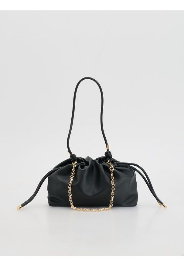 Reserved - Torebka na ramię - czarny. Kolor: czarny. Materiał: skórzane. Rodzaj torebki: na ramię