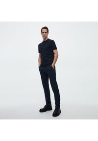 Reserved - Spodnie chino slim fit - Granatowy. Kolor: niebieski #1