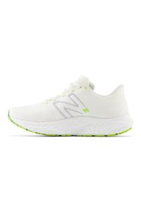 Buty New Balance W WEVOZCS3 białe. Okazja: na co dzień. Kolor: biały. Materiał: guma, materiał. Szerokość cholewki: normalna. Sport: fitness, bieganie #6
