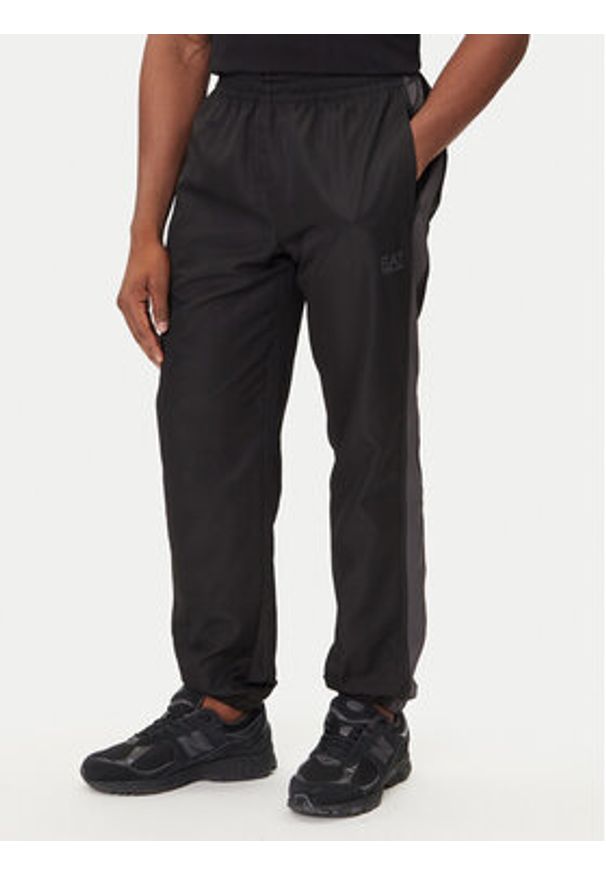 EA7 Emporio Armani Dres 7M000643 AF16072 UC001 Czarny Modern Fit. Kolor: czarny. Materiał: syntetyk