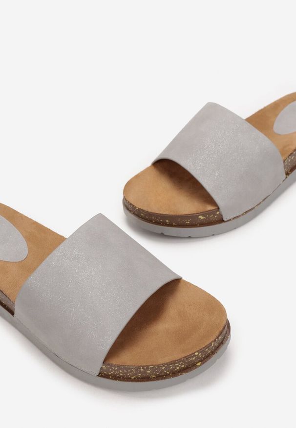 Renee - Szare Klapki Zeuxixia. Nosek buta: okrągły. Kolor: szary. Materiał: guma, jeans