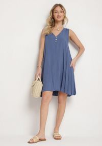 Born2be - Niebieska Rozkloszowana Sukienka z Bawełny z Ozdobnymi Guzikami Folusae. Okazja: na co dzień. Typ kołnierza: dekolt w serek. Kolor: niebieski. Materiał: bawełna. Sezon: wiosna, lato. Typ sukienki: proste. Styl: klasyczny, casual, elegancki #4