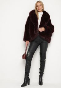 Born2be - Bordowa Kurtka Futerko Oversize z Kapturem Unillea. Okazja: na co dzień. Typ kołnierza: kaptur. Kolor: czerwony. Materiał: futro. Styl: casual, elegancki #7